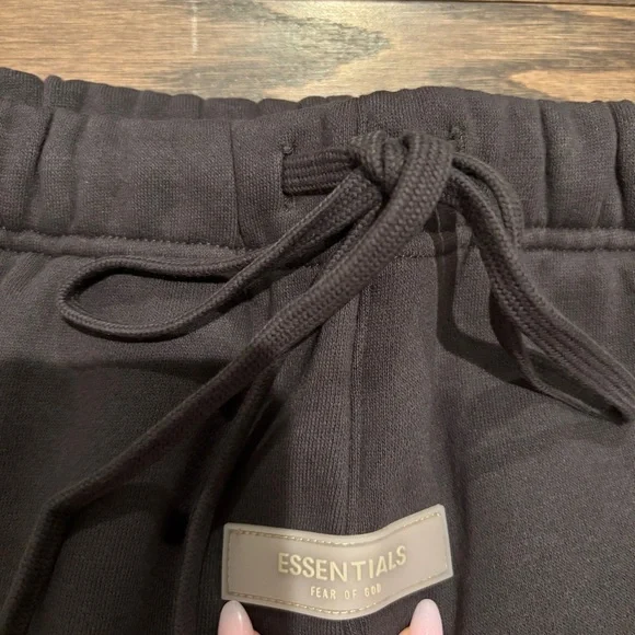 Fear of God Essentials 1977 Iron Shorts Sweatshorts M Medium NEW NWT - Picture 3 of 6